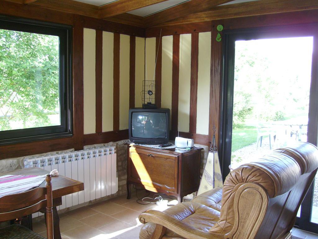 Chambre Chez Corinne Fourneville Room photo