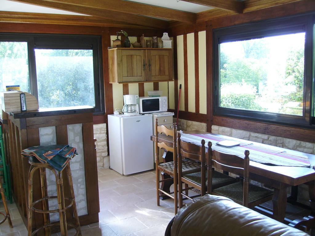 Chambre Chez Corinne Fourneville Room photo